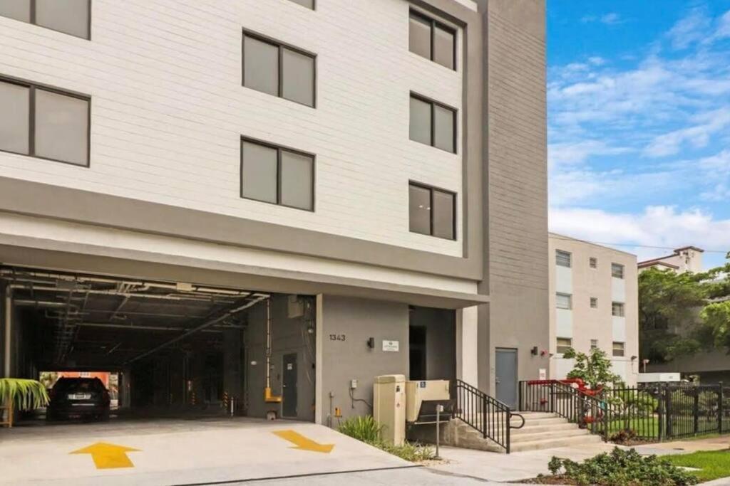 Centrally Located 1br With King Bed Near Brickell, Airport Downtown And Wynwood Miami